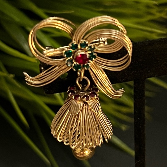 Vintage Christmas Holiday Bow Bell Rhinestone Brooch Gold-tone Dangler Pin - Picture 3 of 8